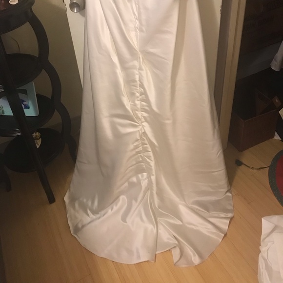 Wedding dress - Picture 5 of 6